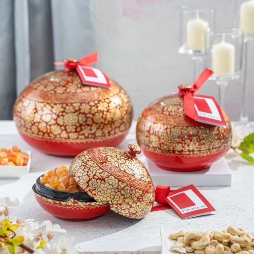 Handmade Bonbonni&egrave;re filled with Assorted Chocolate Coated Raisins, Palm Oil Free, 130g