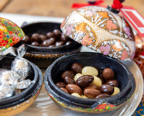 Handmade Bonbonni&egrave;re filled with Dark Chocolate Coated Coffee Beans, Palm Oil Free, 130g