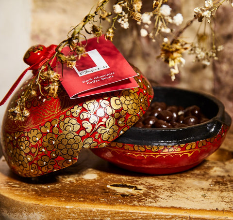 Handmade Bonbonni&egrave;re filled with White Chocolate Strawberry, Raspberry &amp; Cherries, Palm Oil Free, 130g