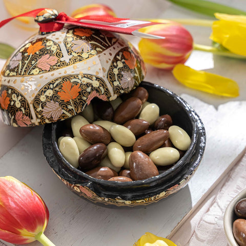 Handmade Bonbonni&egrave;re filled with Dark Chocolate Coated Coffee Beans, Palm Oil Free, 130g