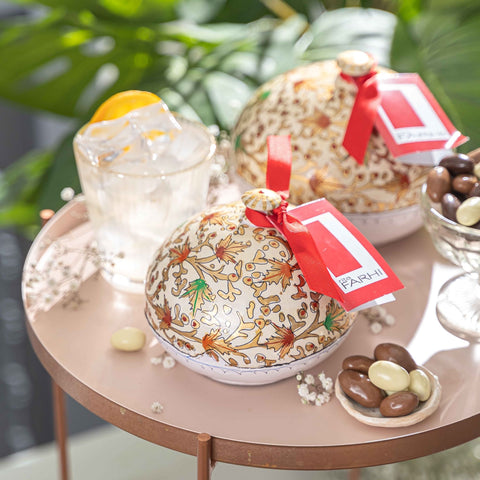 Handmade Bonbonni&egrave;re filled with White Chocolate Strawberry, Raspberry &amp; Cherries, Palm Oil Free, 130g