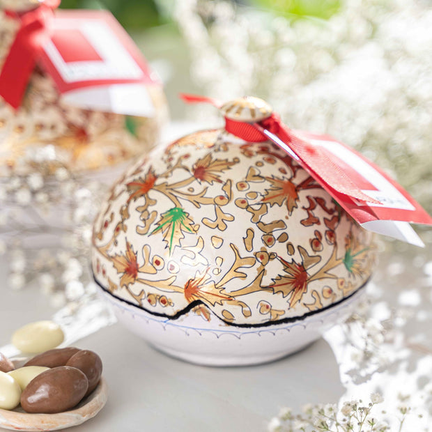 Handmade Bonbonnière Filled with Assorted Foil Wrapped Milk Chocolate Pralines with Crunch, 130g Gift Giving RJF Farhi 