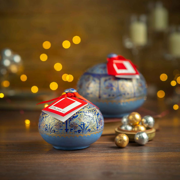 Handmade Bonbonni&egrave;re filled with Assorted Chocolate Coated Raisins, Palm Oil Free, 130g